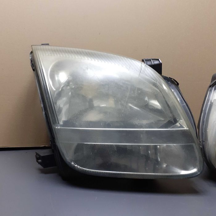 Lampy przednie Suzuki Ignis II
