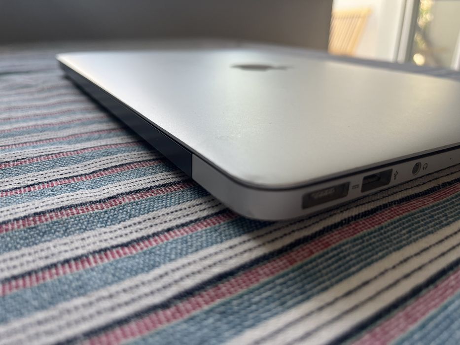 MacBook Air 13 cali początek 2014 - pierwsza właścicielka