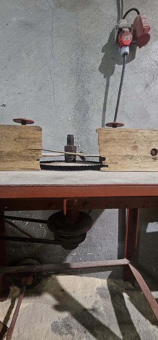 Frezarka stołowa w dobrym stanie