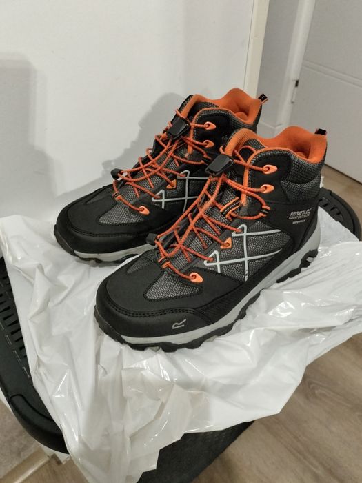 Sprzedam buty dziecięce Regatta Samaris III pomarańczowe!