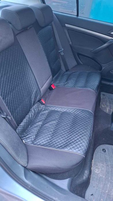 Sprzedam Skodę Octavię 2.0TDI z 2006 roku, przebieg 333 600 km, posiadam auto od ponad 3 lat, nowy magnetofon, Android Auto i CarPlay