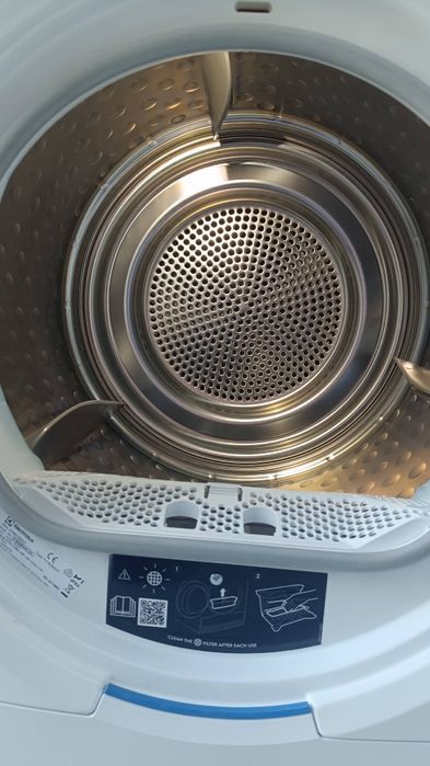 Suszarka Electrolux EW8H359SP z pompą ciepła stan idealny, nie dosusza