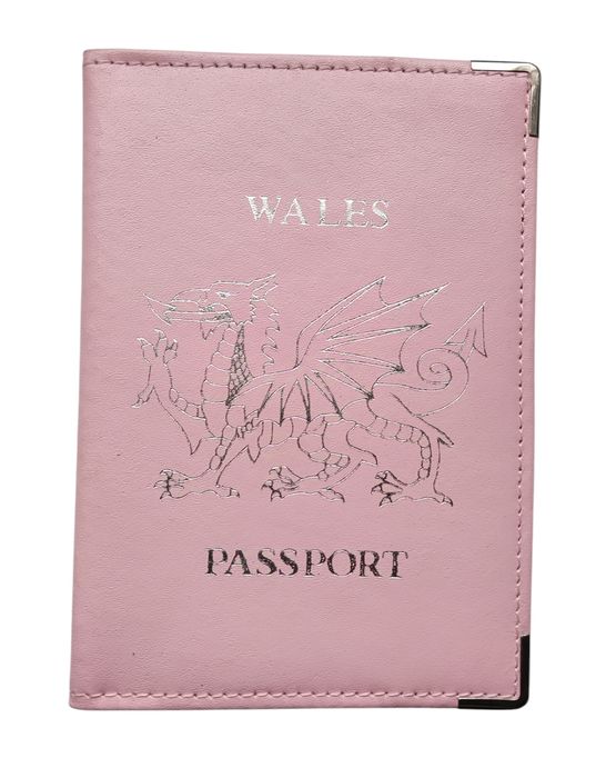 Кожаная обложка на passport Wales