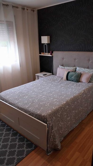 cama casal branca brimnes+cabeceira estofada+estrado+colchao 140*200+2gavetas arrumação