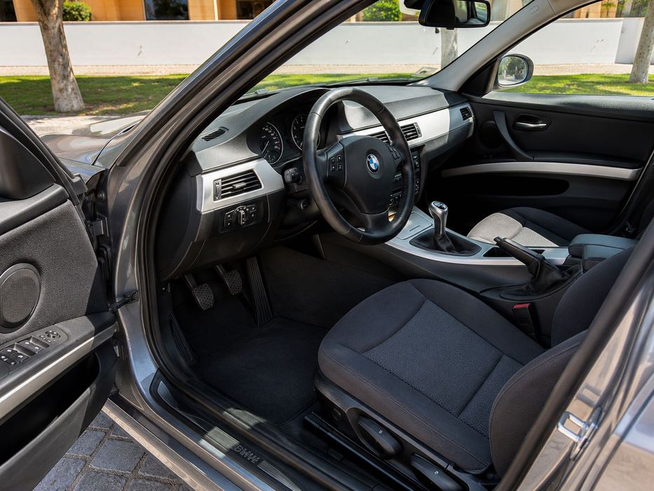 BMW 320d Touring – Nacional | 1 Único Proprietário | Teto Panorâmico | Cruise Control