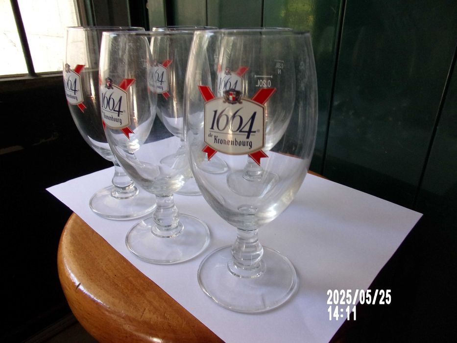 5 Copos de cerveja com o logotipo  1664- Kronenburg