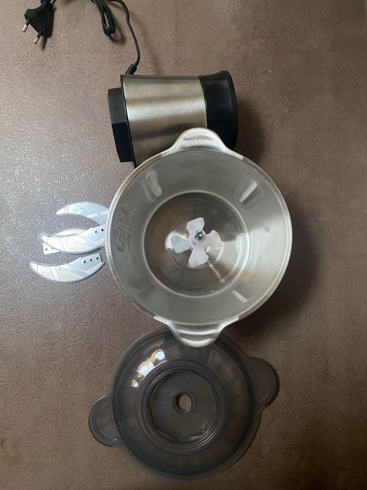 Багатофункіональний подрібнювач