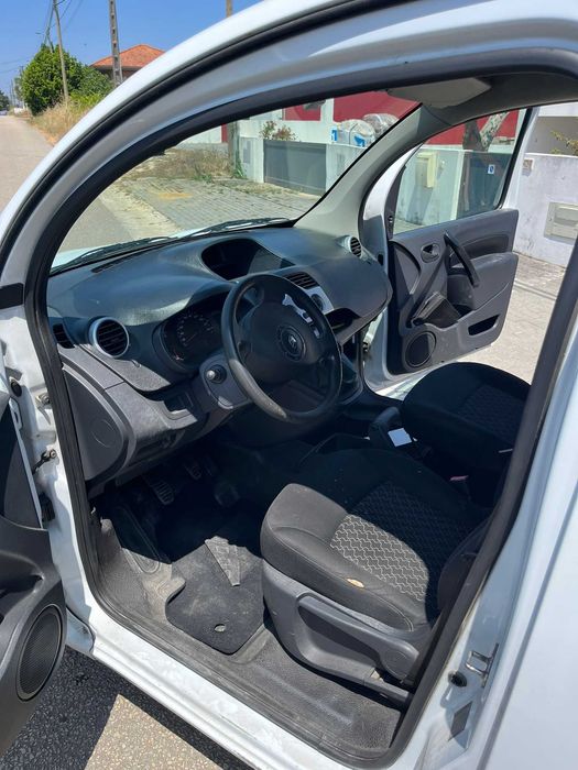 Renault Kangoo 1.5 dCi 2013, 223.000 km, com barras de tejadilho e gancho de reboque