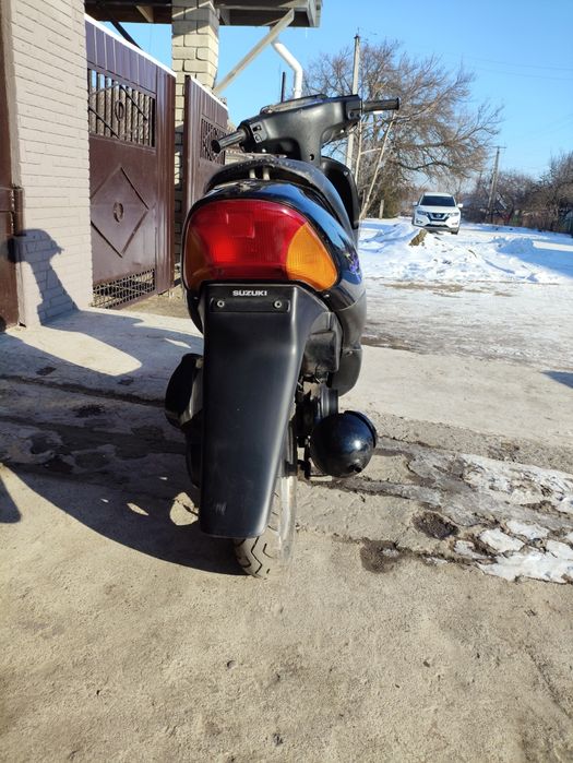 Продам скутер Сузукі Летс