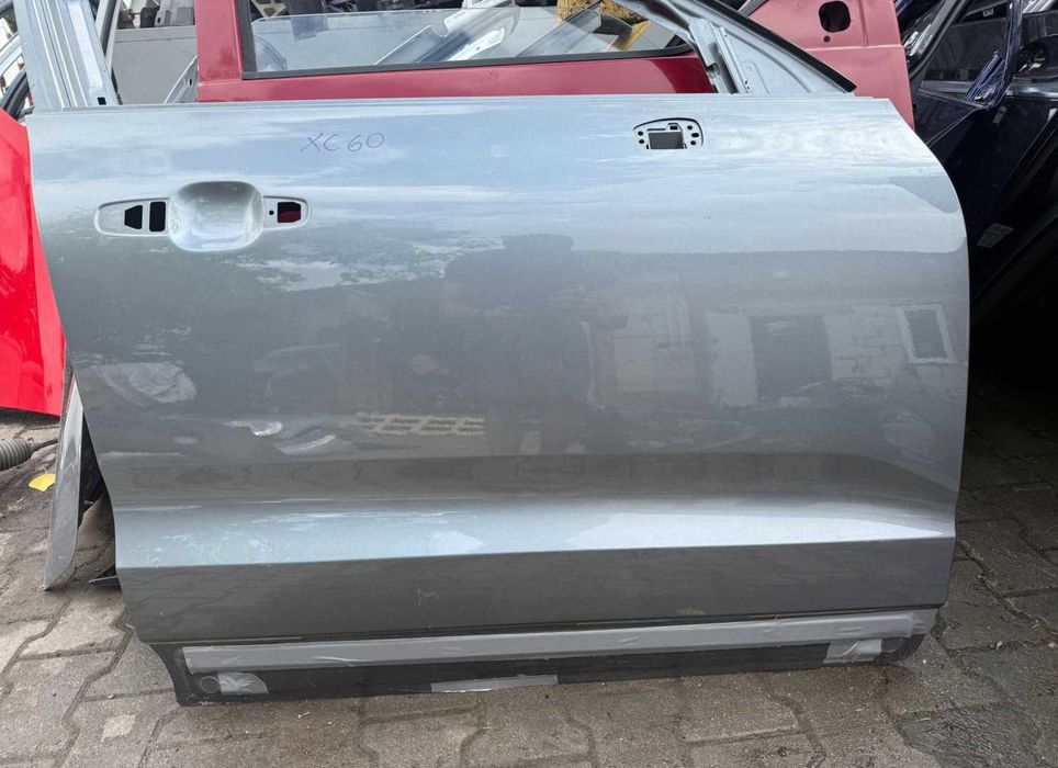 Двері передні праві в наявності з розборки Volvo XC60 II 2 покоління 2017- гола дверка вживана б/у розборка Volvo шрот автошрот