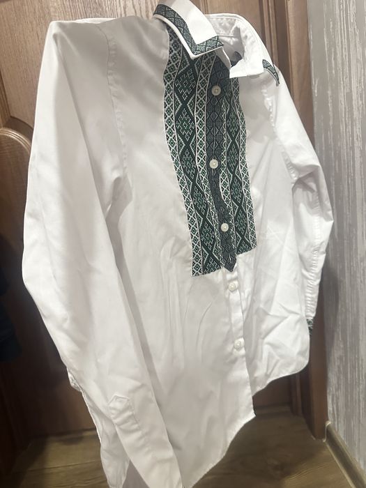 Вишиванка на хлопчика M&S