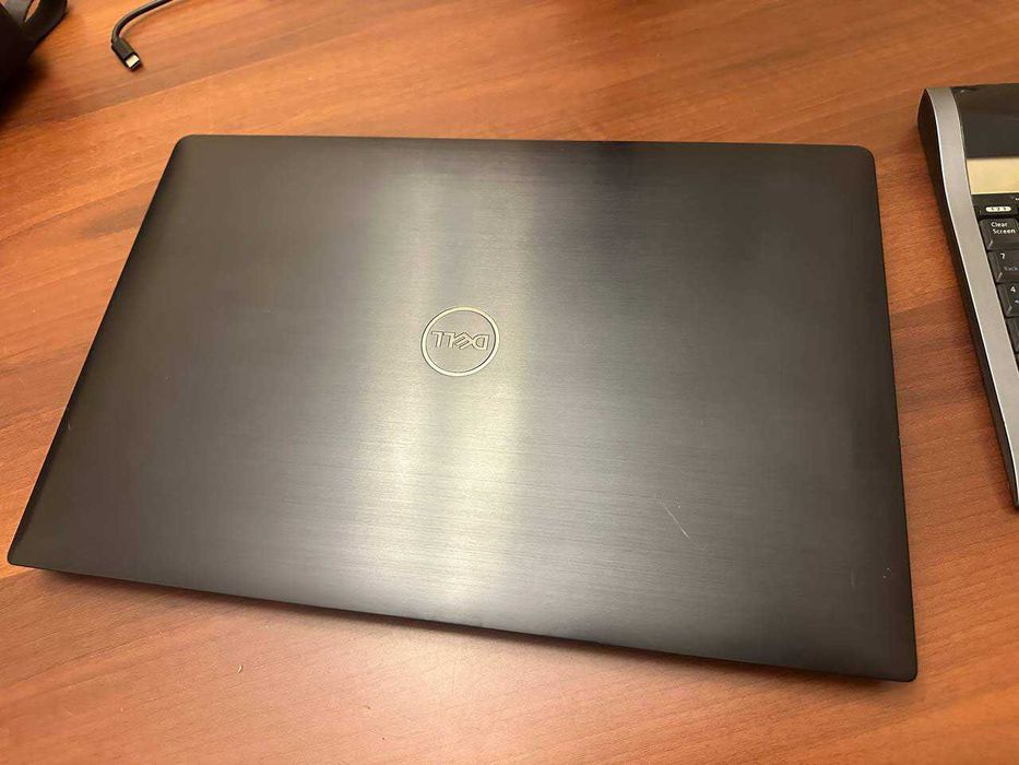 Ноутбук Dell Precision 5530 - Core i9-4,8GHz, 32GB RAM, 256GB SSD, NVidia Quadro P2000, 4K TouchScreen
