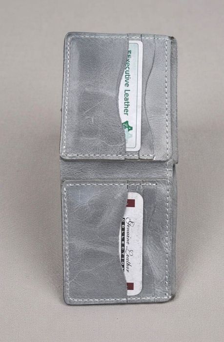 Handcrafted Genuine Leather Bi-Fold Wallet for Men"