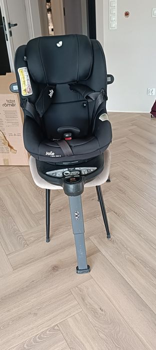 Fotelik samochodowy obrotowy Jolie i spin 360 E