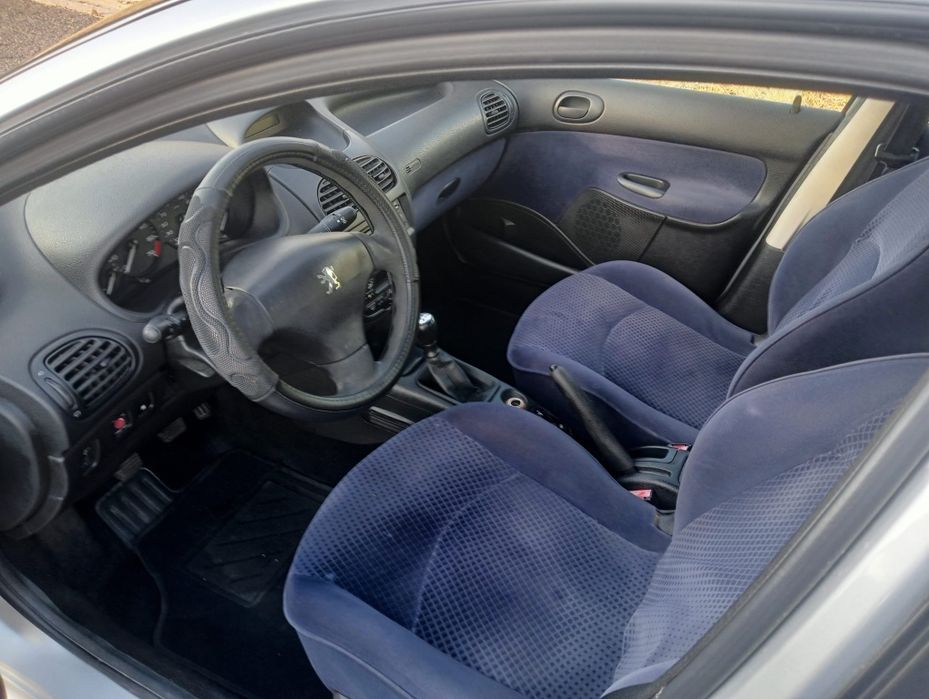 Peugeot 206 Black silver edition ano 2004 gasolina