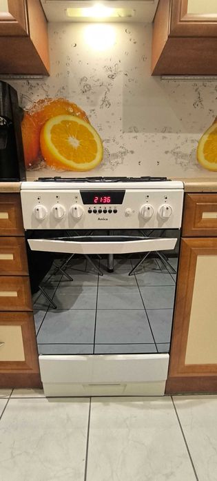 Kuchenka gazowa z piekarnikiem