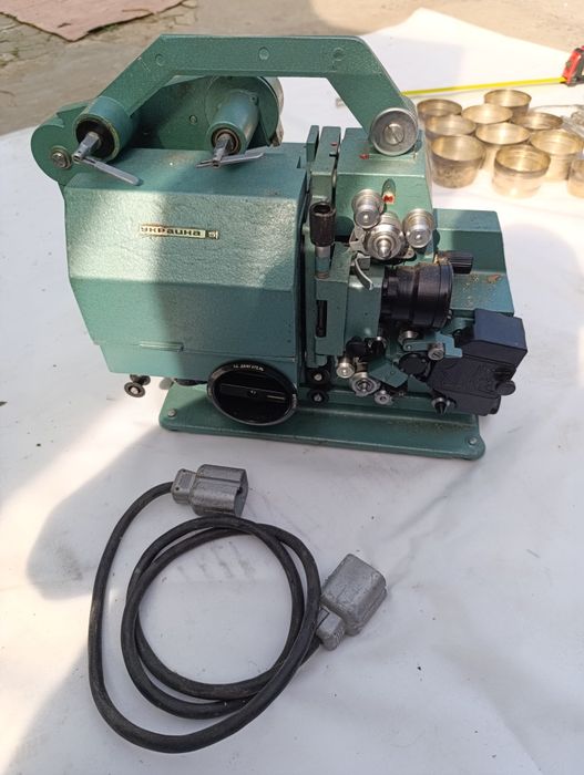 Кінопроєктор Україна 5