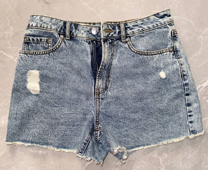 голубі джинсові шорти