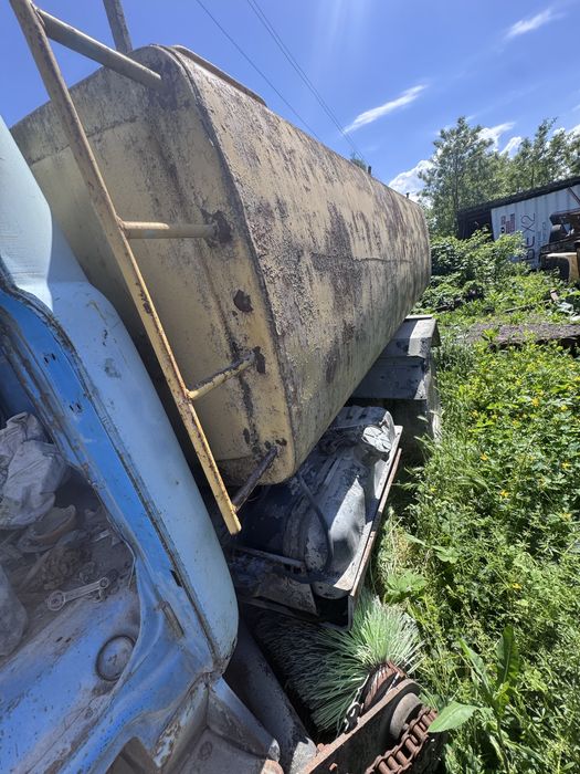 ЗИЛ комунальний дорожній