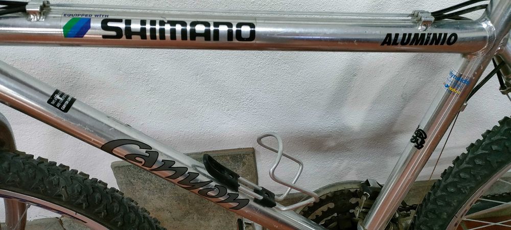 Bicicleta BTT Shimano Canyon - toda em alumínio