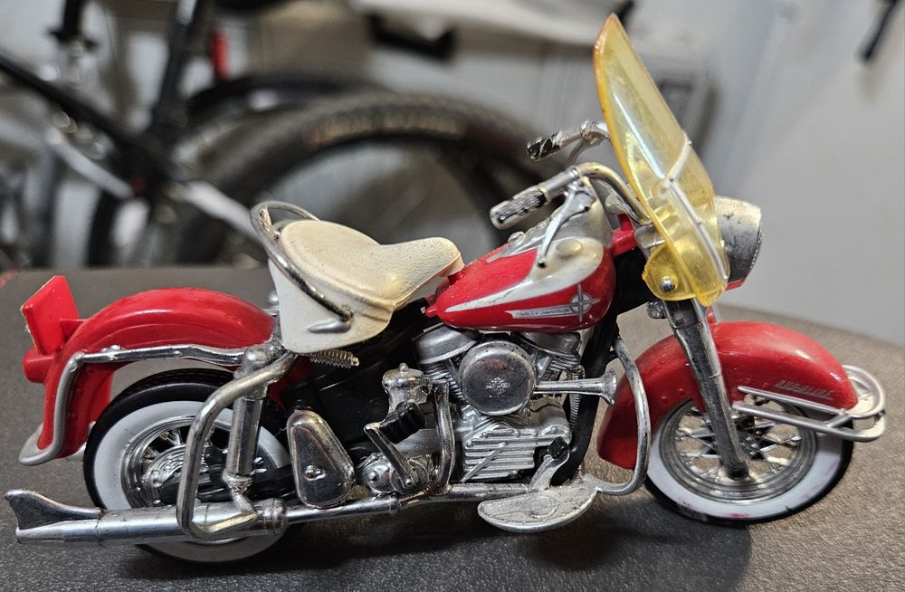 Miniatura moto Harley Davidson FLH 1962