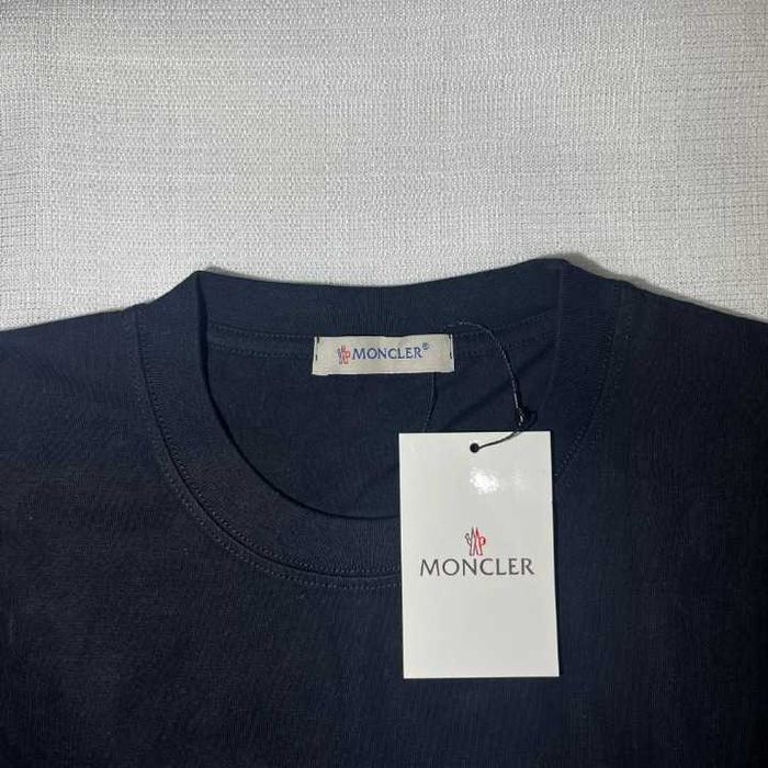 T-shirt Moncler Logo – Preta (Nova com etiqueta)