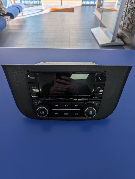 Rádio Iveco Daily 6th gen, igual a novo!