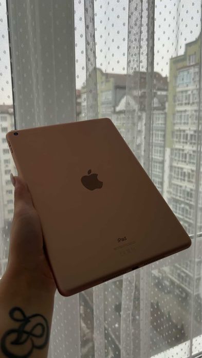 Планшет Apple iPad 10.2'' Wi-Fi 32GB MYLC2RK/A Gold