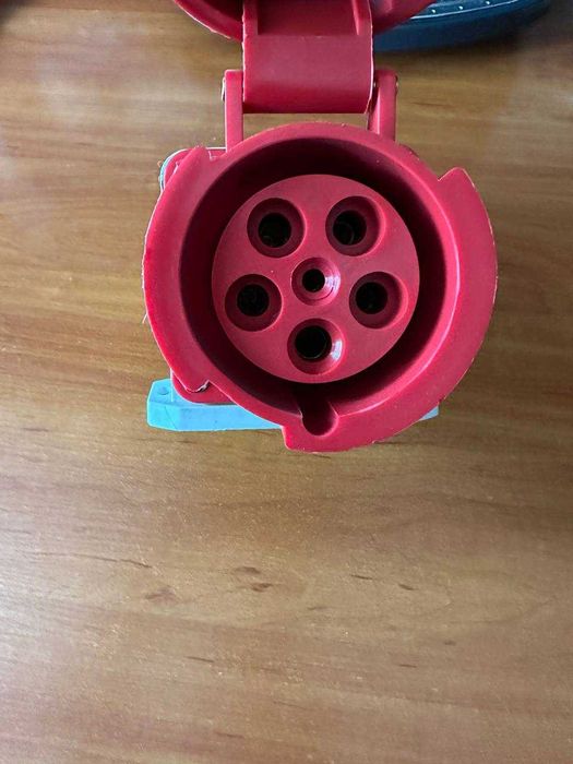 Розетка стаціонарна 380в. ГЦ 63А/5 (135) 3P+N+PE 63А 415В IP67 | Нова