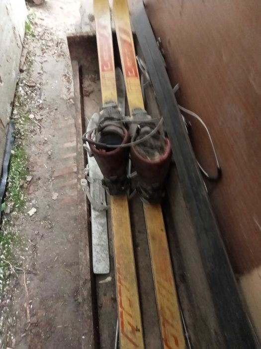 narty z wiazaniami z PRL