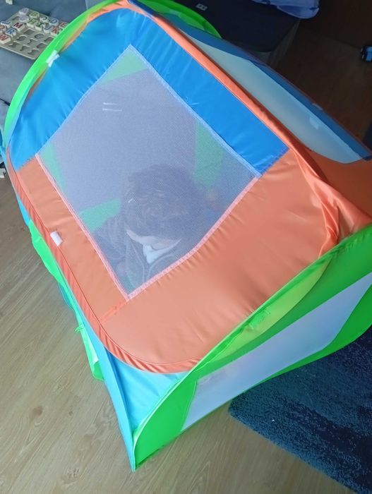 Casa com bolas de bebé