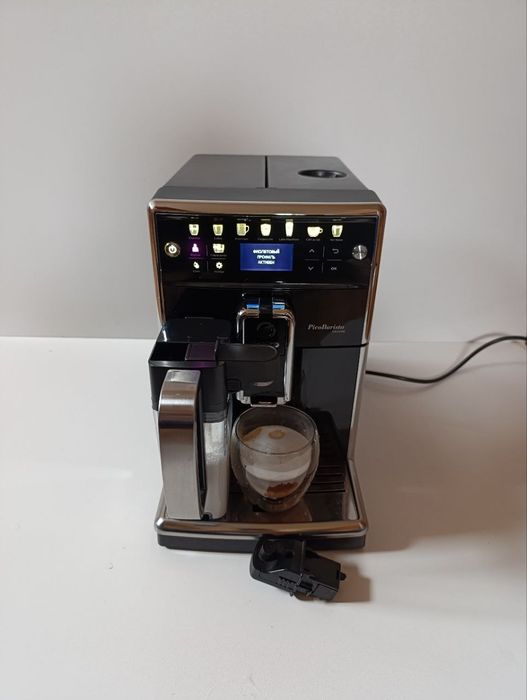 Кавомашина Saeco PicoBaristo Deluxe гарний стан є Вибір