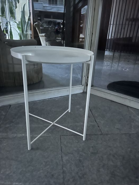 Mesinhas de apoio brancas ikea
