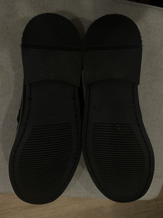 Mocassins em Pele Verniz com Travessão