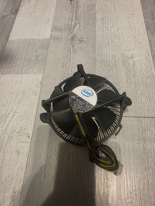 Chłodzenie CPU Intel LGA775  – boxowy cooler z wentylatorem