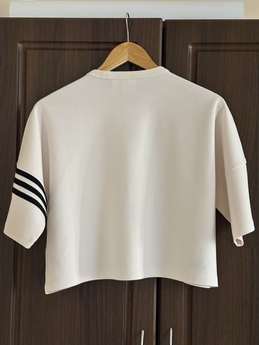 Adidas Adicolor Neuclassics Tee оригінал | жіноча футболка | розмір S | стан майже новий