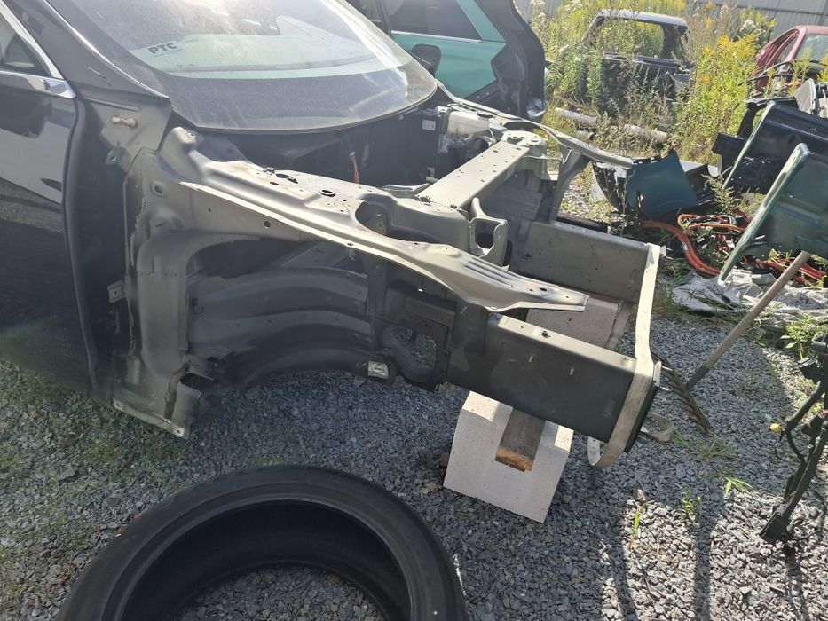 Tesla model s кришка багажника ляда.