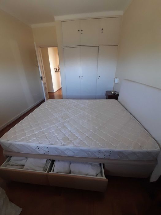 Cama 1 60x1,90 c 4 gavetas laterais.