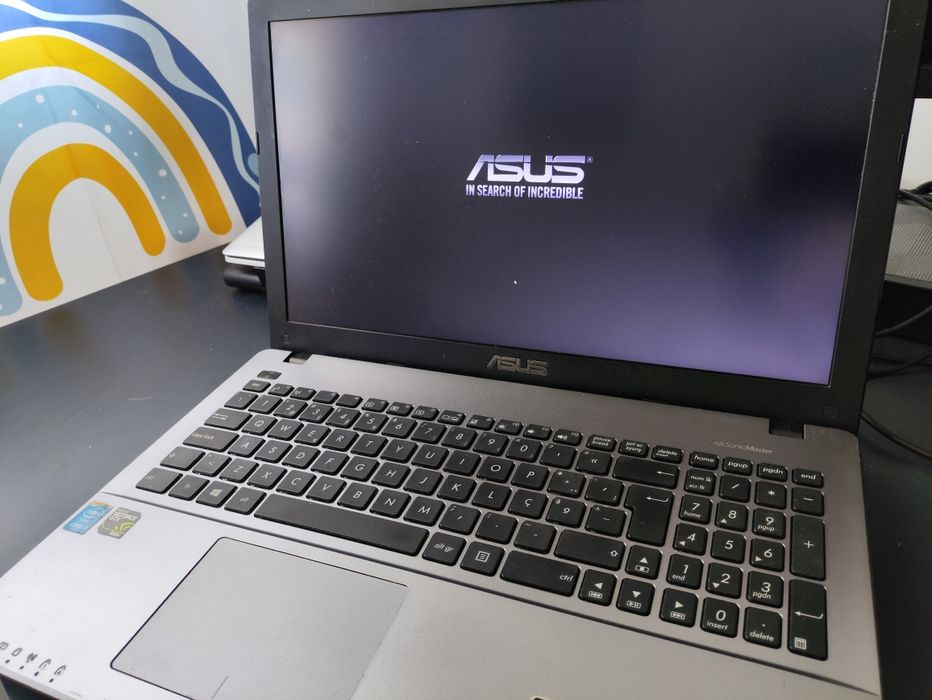 Portátil Asus K550J