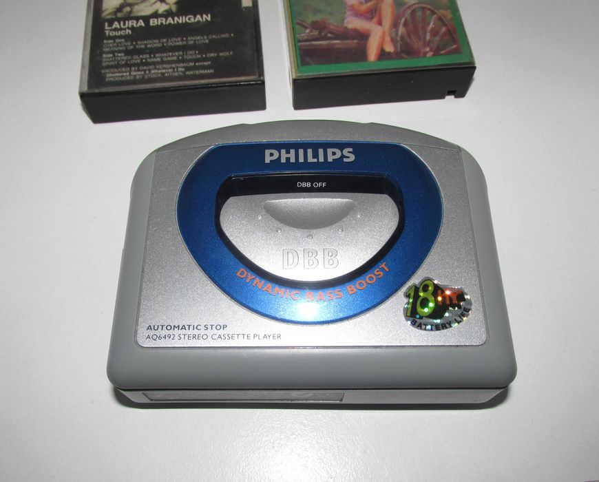 Phillips walkman cassete Player + 2 Tapes