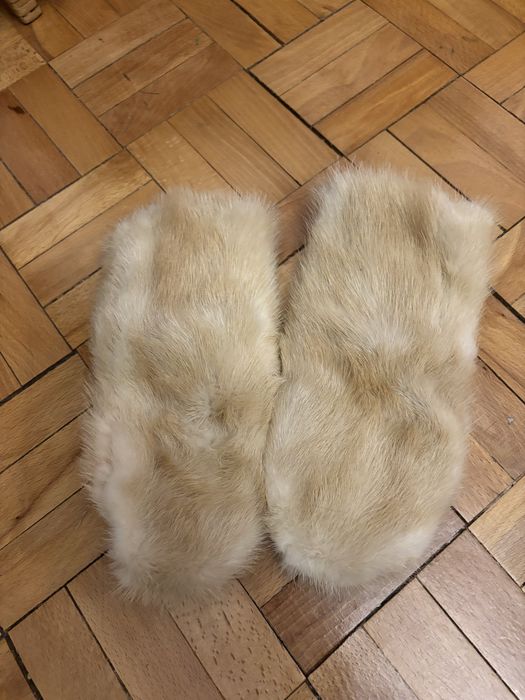 Norka biszkoptowa rekawiczki