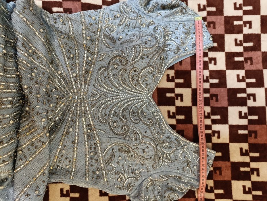 Продам шикарное платье.