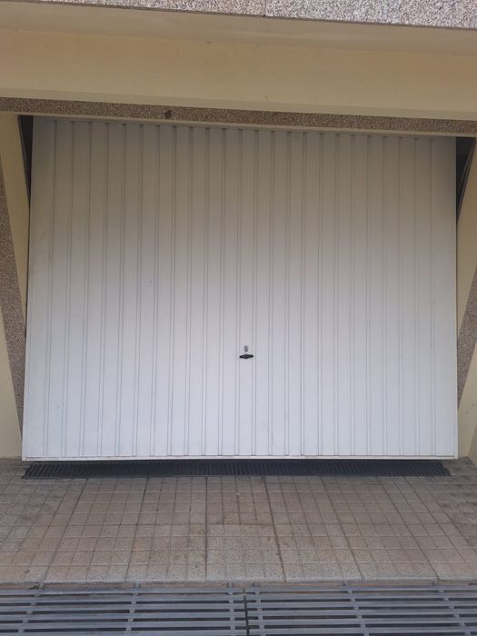 Portão de garagem para uma abertura de 2.30 por 3.10