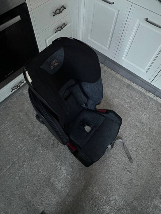 Автокресло britax romer Advantafix 4
