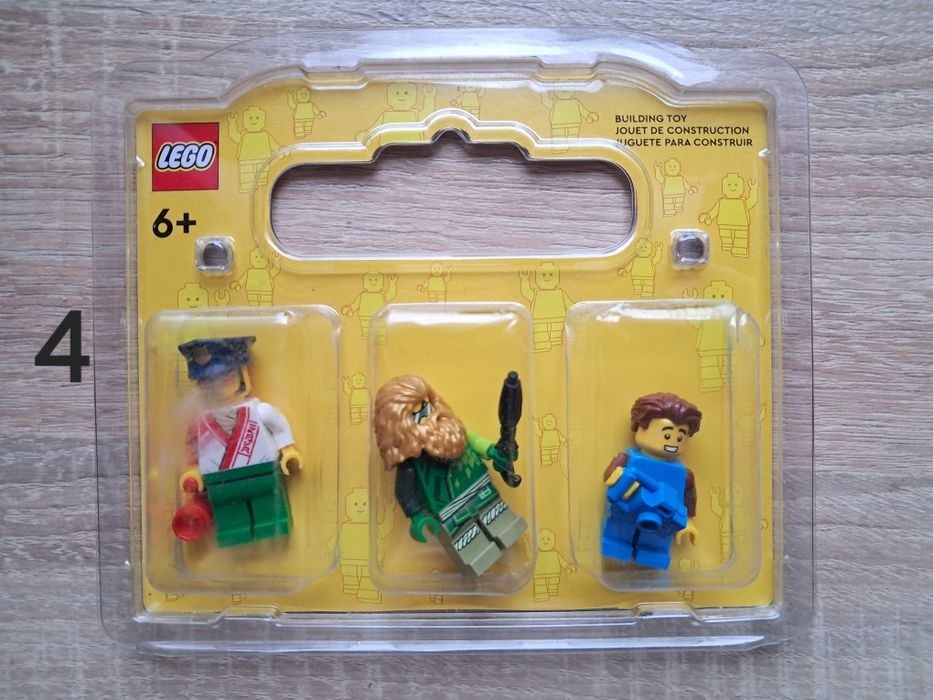 Sprzedam komplet figurek LEGO.
