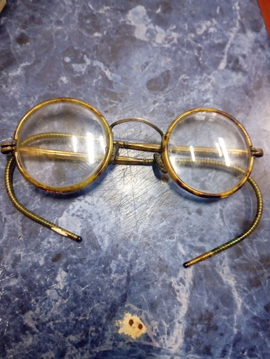 Продам очки старого еврея исаа итермосв идиале
