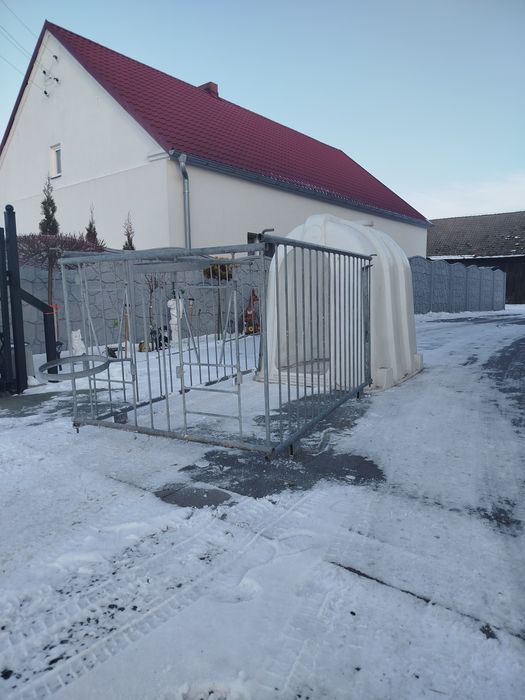 Budki iglo domki dla cieląt