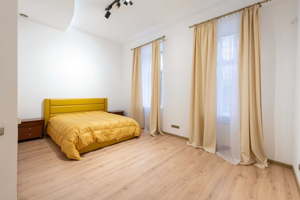 Центр. пр. Музейний 8 (Грушевського, Хрещатик) без комісії