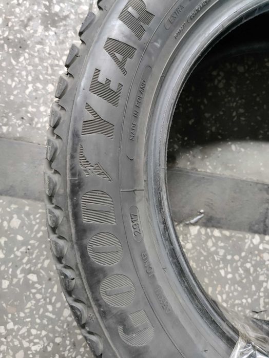 205/60 R16  GoodYear Ultra grip Ice arctic 96T  - 2017г