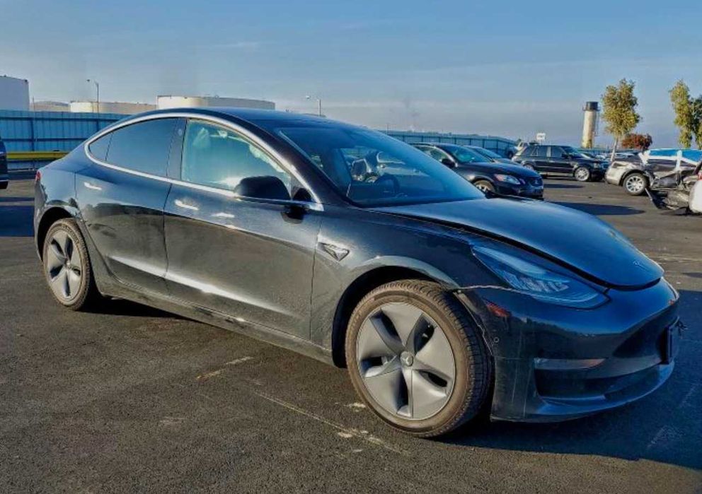 Авторозбірка Tesla model 3 дверь, крило, капот, замок, батарея